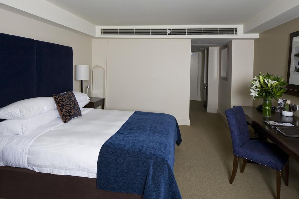 Ovolo Woolloomooloo Hotel Sydney Room photo